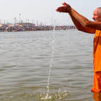 Srila Guru Maharaja at the Sangam Worshipping Ganga-devi